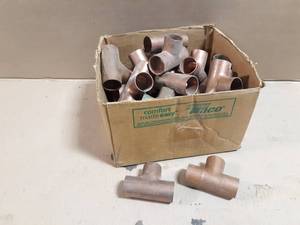 lot 680 image: Box of (32) 1 Copper Tees