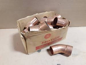 lot 686 image: Box of (16) 2 Copper 45° Street Elbows