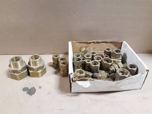 lot 690 image: Large Lot of Assorted Brass Compression Fittings from 12 to 1-34 Hose - Approx Weight is 24 LBS