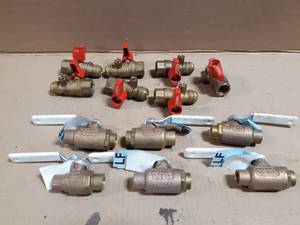 lot 708 image: Box Lot of Brass Valves - (7) 12 NPT x 34 Flare, (6) 12 Solder Valves