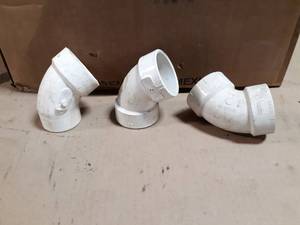 lot 722 image: Lot of (82) 1-12 PVC DWV 60° Bend Fittings