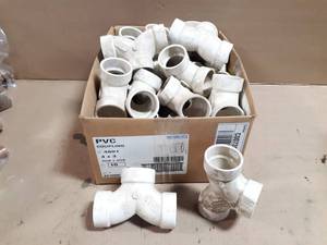 lot 727 image: Box of 24  PVC DWV 1-12 Double 14 Bend Fittings