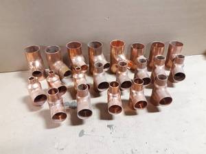 lot 754 image: Lot of (21) 2 & 1-12 Copper Reducing Tees - Lot Weighs about  16 LBS