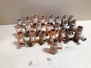 lot 756 image: Lot of (23) Copper 1-14 Reducing Tees - Lot weighs about 8 LBS