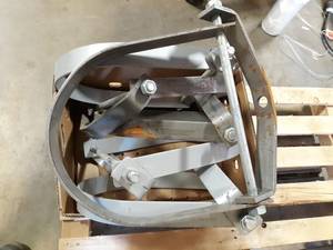 lot 777 image: Lot of (6) 12 Steel Pipe Hangers  Clevises
