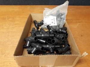 lot 812 image: (39) Uponor ProPex EP Reducing Tee Fittings 1 x 34 x 34