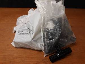 lot 843 image: Lot of (70) Uponor ProPex Ep Reducing Tees 1 x 1 x 34