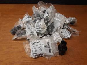 lot 918 image: Lot of (35) Uponor ProPex EP Couplings 1-14 x 1