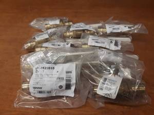 lot 926 image: Lot of (10) Uponor ProPex 1 Brass PEX Ball Valve