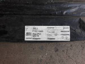 lot 943 image: Lot of 260 1.000 Uponor AquaPex Tubing