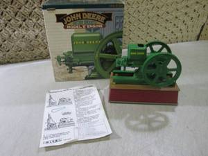 (C-4) Vintage Ertl John Deere Batte...