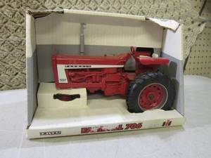 (BSB) Vintage Ertl Farmall 706 Trac...