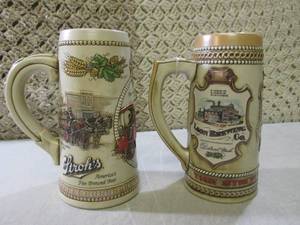 (BS) 2 Vintage Strohs Beer Collect...