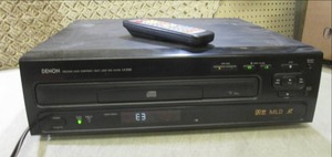 (RM5) Denon Multi Laser Disc Player...
