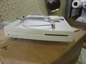 (EW4) Vintage Apple Macintosh LC II...