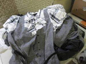 (EW4) Bag Full of Assorted Clothes...