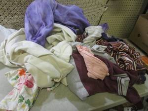 (EW3) Bag Full of Assorted Clothes...