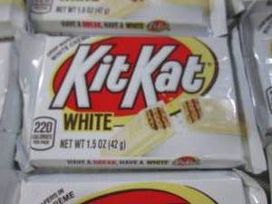 (B-2) 20 White Kit Kat Candy Bars P...