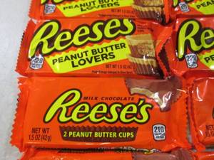 (B-3) 20 Reeses Peanut Butter Cups ...
