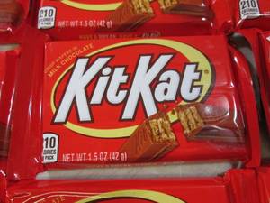 (B-3) 20 Kit Kat Candy Bars Past Da...
