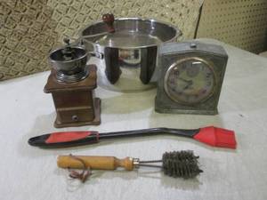 (RM3) Vintage Ingraham Alarm Clock,...