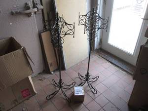 (RMDR) Pair of Vintage Metal Floor ...
