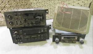 (F-0) 3 Vintage Car Radios and Spea...