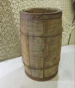(FDS) Vintage Wood Barrel 17 Tall...