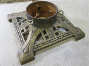 (RMDR) Vintage Cast Iron Tree Stand...