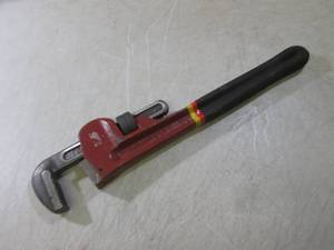 (E-2) 18 Pipe Wrench...