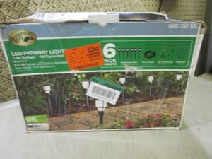 (D-3) Hampton Bay LED Pathway Light...