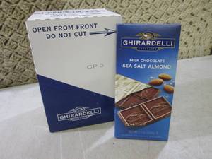 (B-3) 12 Large Milk Chocolate Sea S...