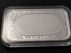 lot 55 image: 1 TROY OZ. .999 FINE SILVER BAR US FLAG DESIGN IN AIRTITE