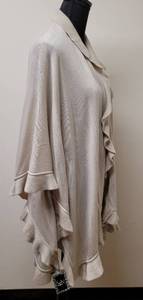 lot 16 image: New Janice-Holly Collection Cape
