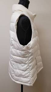 lot 34 image: Charter Club Vest
