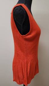 lot 41 image: New Jones NY Sleeveless Sweater
