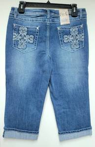lot 69 image: New Earl Jean Denim Capris