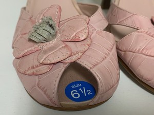 lot 109 image: Steve Madden Light Pink Slip On Dressy Shoes