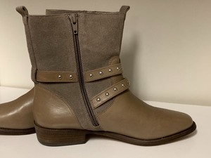 lot 115 image: Coach Zip-up Ankle Boots (NEW)