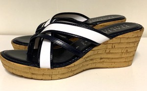 lot 123 image: Italian Shoemakers Sandals in Black & White