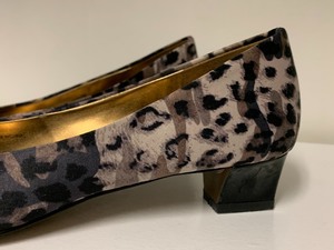 lot 130 image: Ellen Tracy Leopard  Print Flats Valor