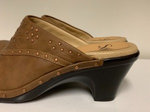 lot 131 image: Sofft Clogs (NEW)