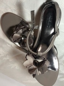 lot 80 image: Bandolino & Alfani Sandals Combo