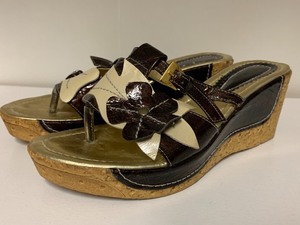 lot 142 image: Adorable Wedge Sandals