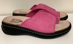lot 143 image: Pink Field Gear Slip On Sandals (NEW)