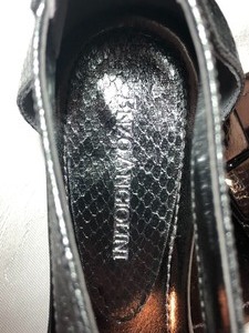 lot 84 image: Pair of matching Enzo Angiolini Sandals