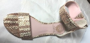 lot 90 image: Vince Camuto Combo