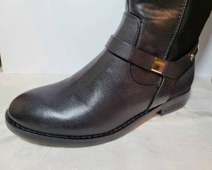 lot 259 image: New Bear Trap Leather Riding Boots