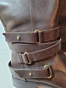 lot 260 image: New Bar III Brown Leather Riding Boots