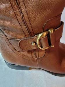 lot 261 image: New Naturalizer Riding Boots